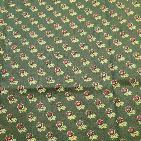 Green Floral Fabric Red Flowers Cotton Blend 25"x44" Slightly Stiff Feel - Picture 8 of 8